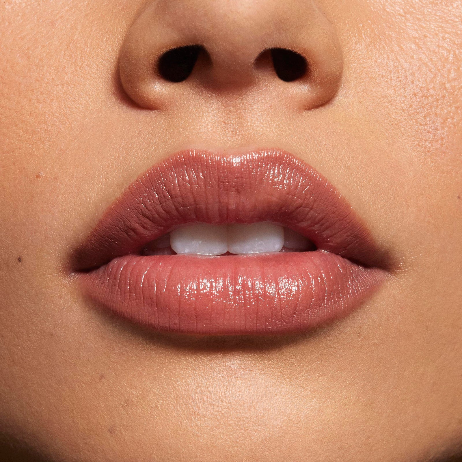 Glossy Lip Kit - Comes Naturally