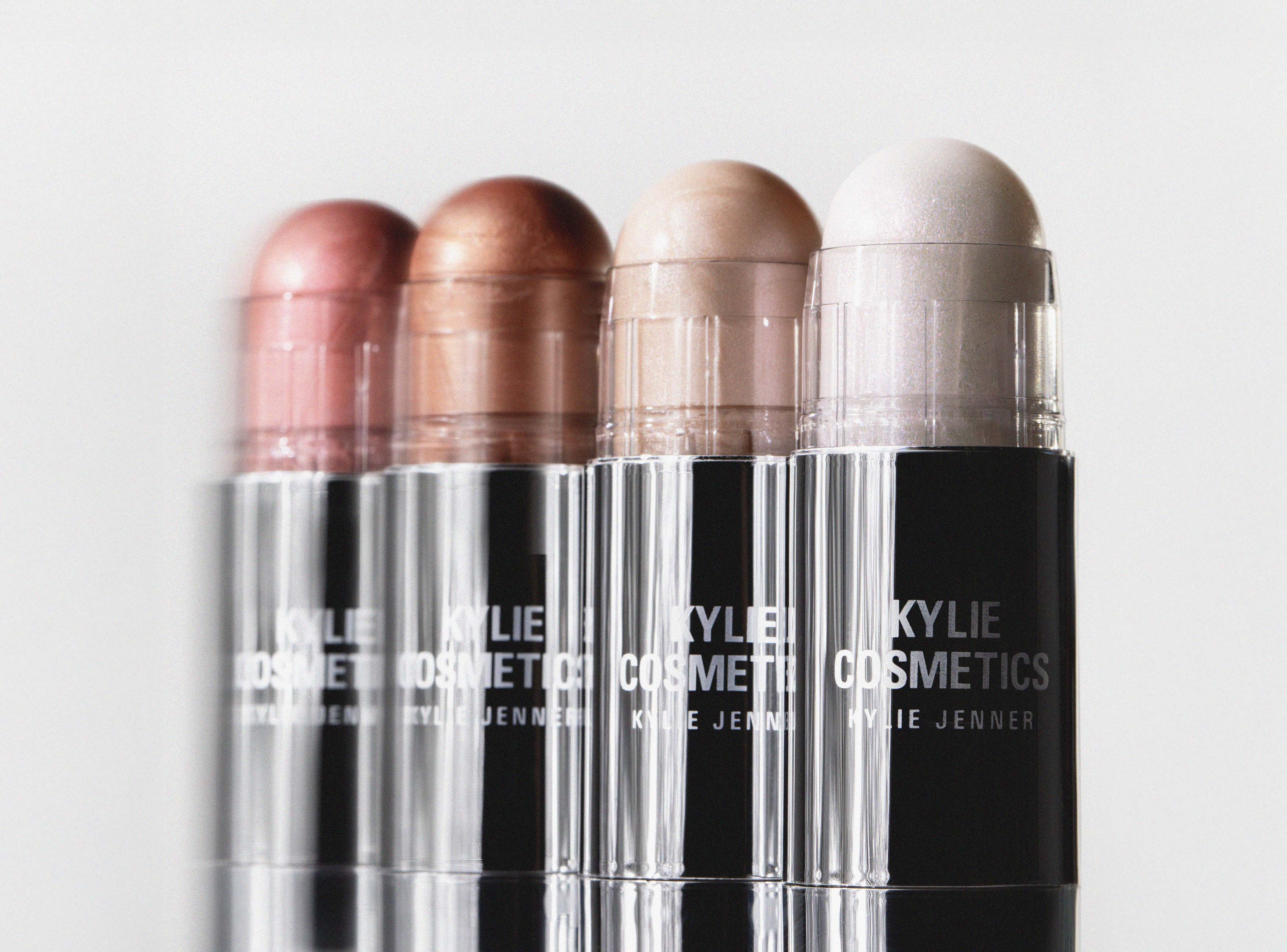 Kylie Cosmetics Dewy バームスティック Dewy Balm Stick | Kylie Cosmetics by Kylie Jenner