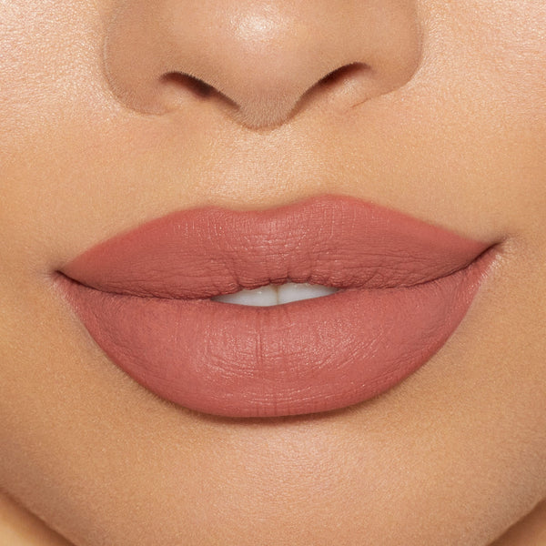 Kylie cosmetics by Kylie Jenner | Make up, Hars maken, Haar make-up